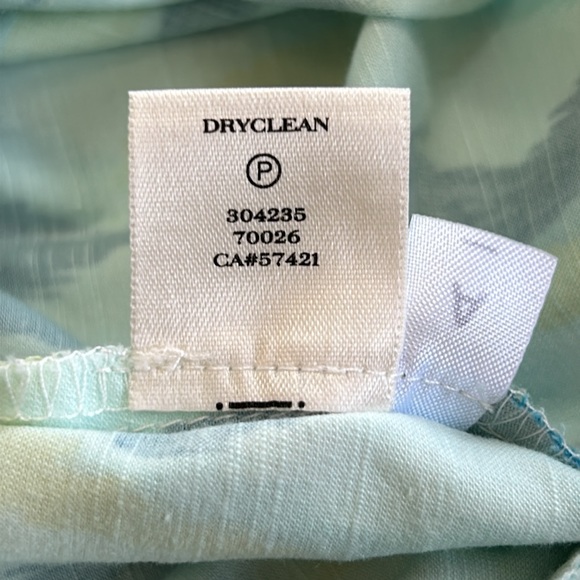 Ann Taylor blue/yellow ankle pants. Size 8.  Excellent condition. - Picture 9 of 13